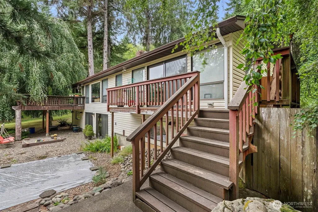 43 Hines Valley Road Raymond WA 98577