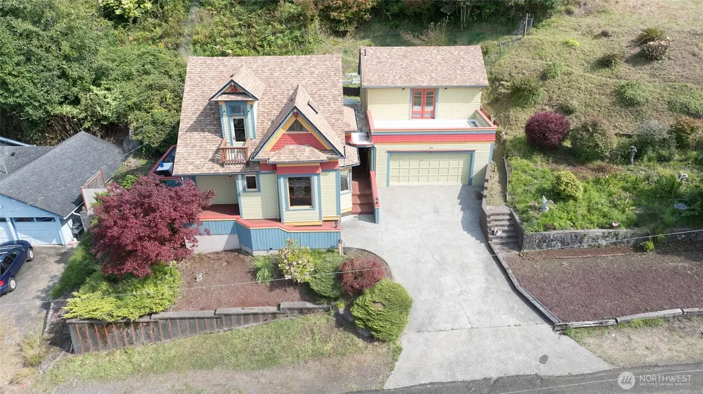 209 Ferry Street South Bend WA 98586