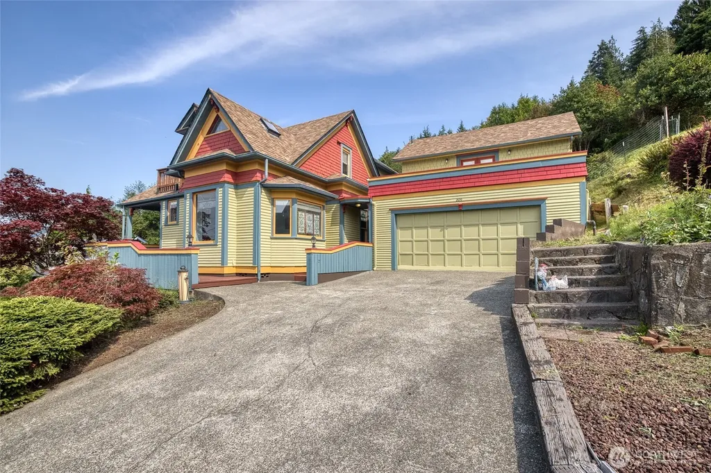 209 Ferry Street South Bend WA 98586