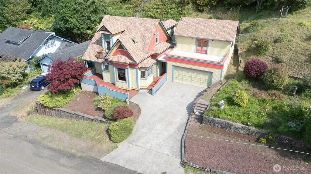209 Ferry Street South Bend WA 98586