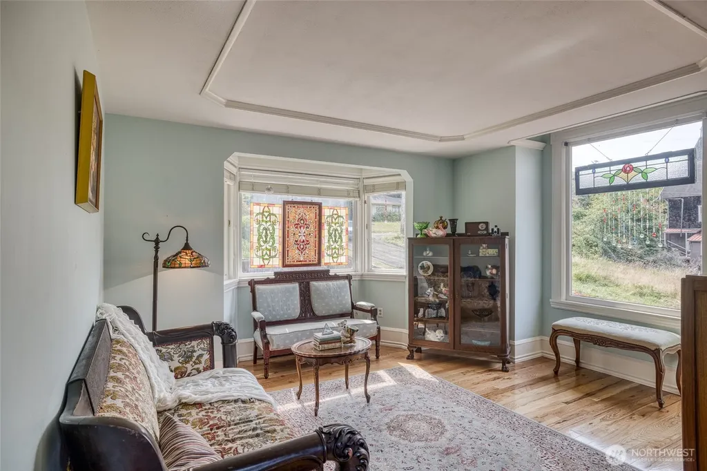 209 Ferry Street South Bend WA 98586