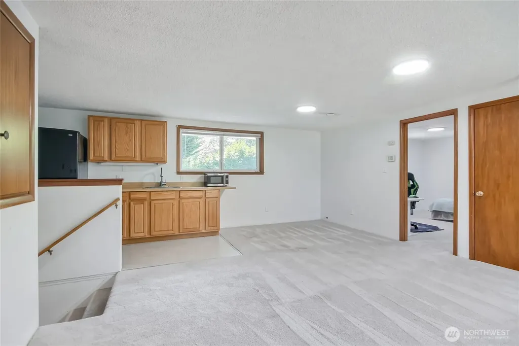 6902 Mount Tacoma Drive SW Lakewood WA 98499
