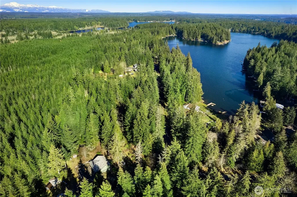1671 E Phillips Lake Loop Road Shelton WA 98584
