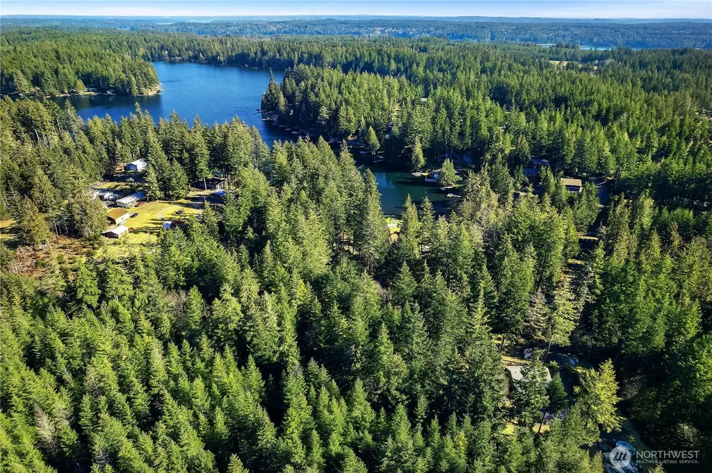1671 E Phillips Lake Loop Road Shelton WA 98584