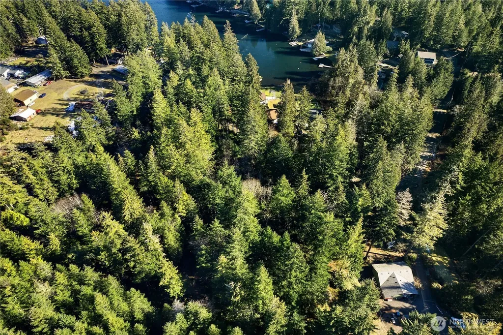 1671 E Phillips Lake Loop Road Shelton WA 98584