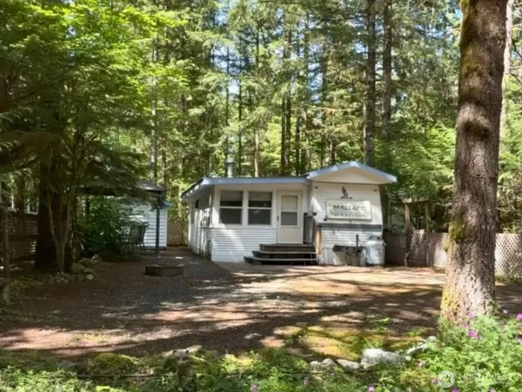 165 Christmas Tree Circle Maple Falls WA 98244