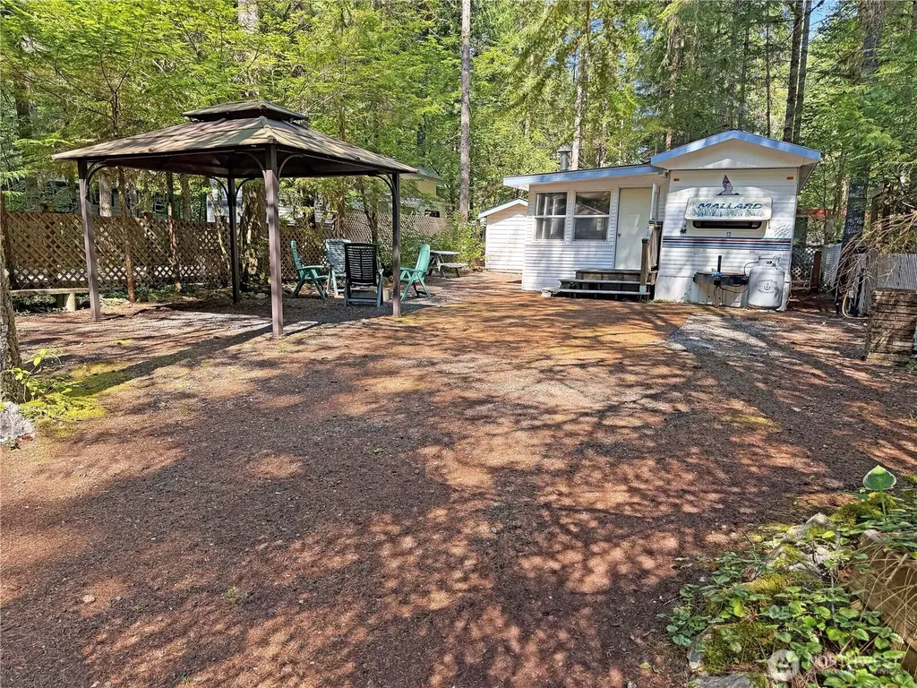 165 Christmas Tree Circle Maple Falls WA 98244