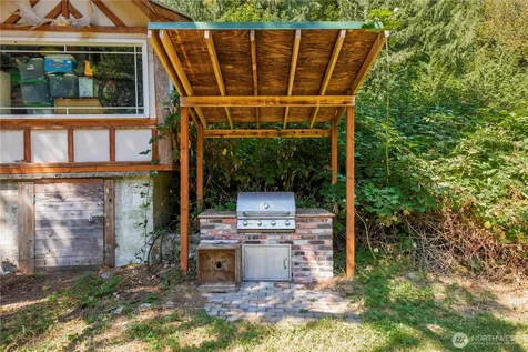 9305 312th Avenue SE Issaquah WA 98027