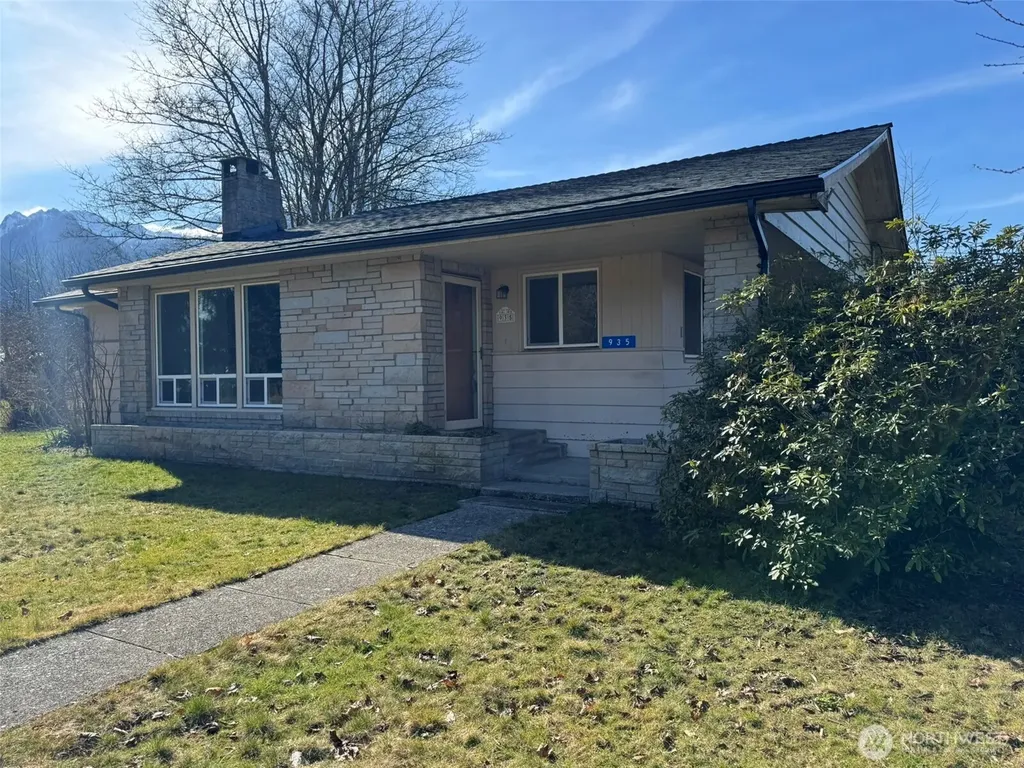 935 Madison Avenue Darrington WA 98241