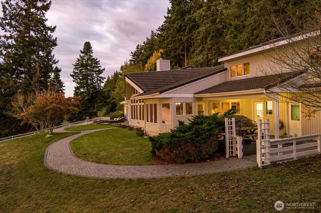 4486 Villarreal Lane Oak Harbor WA 98277