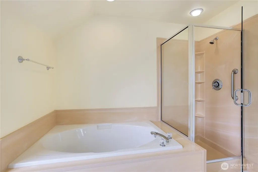 6914 86th Street E Puyallup WA 98371
