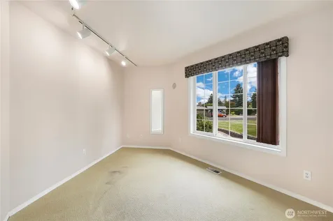 6914 86th Street E Puyallup WA 98371