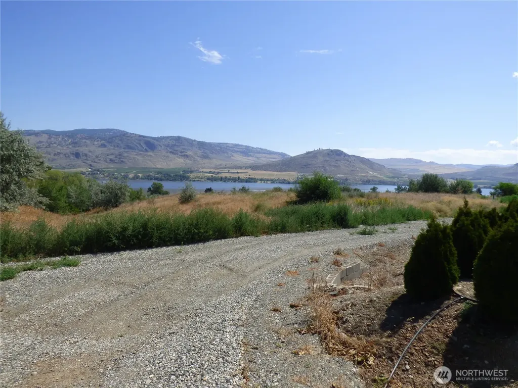 17 Swann Lane Oroville WA 98844