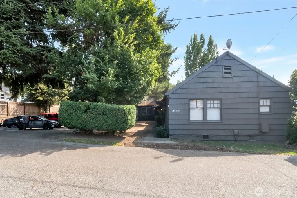 2135 4th Street Bremerton WA 98312