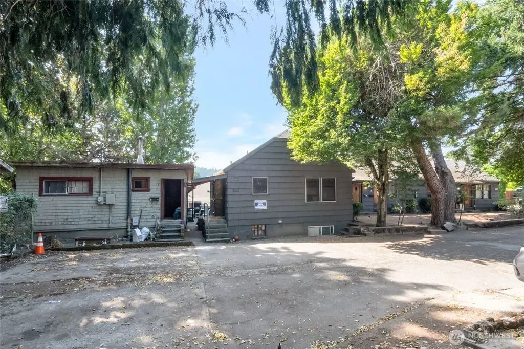 2135 4th Street Bremerton WA 98312