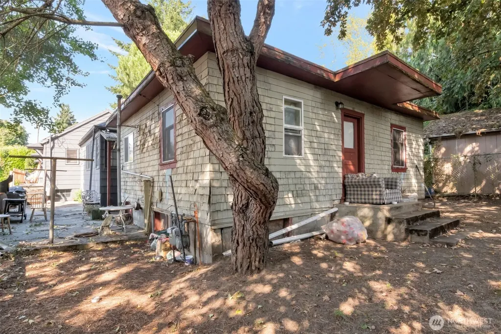 2135 4th Street Bremerton WA 98312