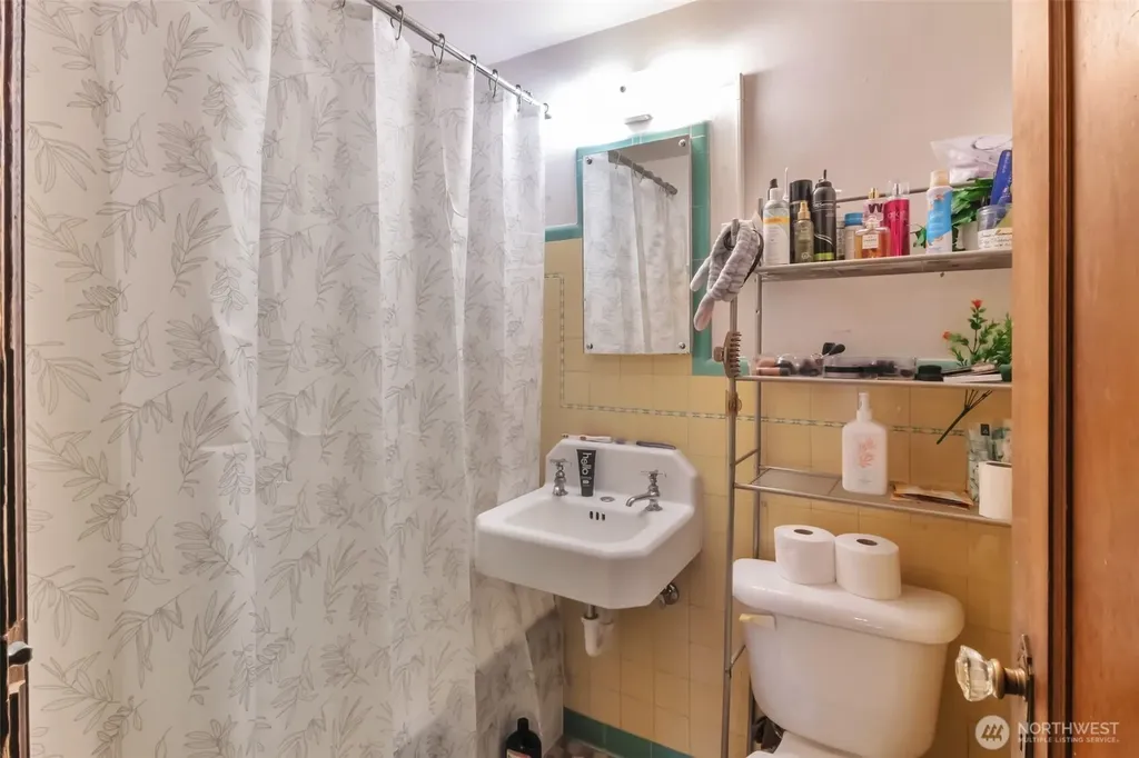 801 Veneta Avenue Bremerton WA 98337