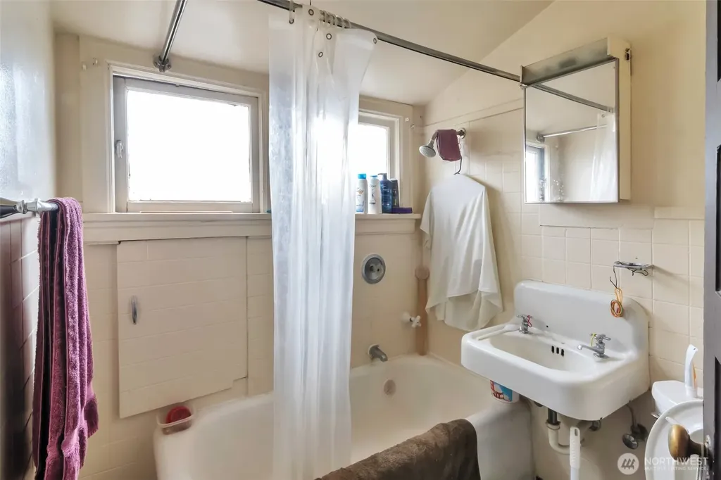 801 Veneta Avenue Bremerton WA 98337