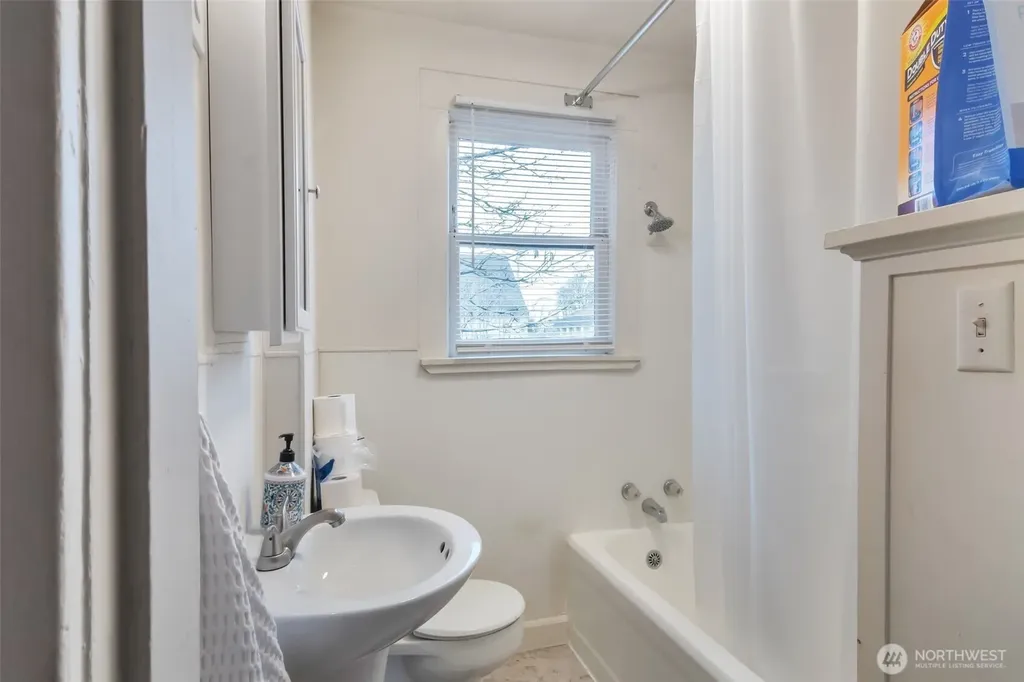 801 Veneta Avenue Bremerton WA 98337
