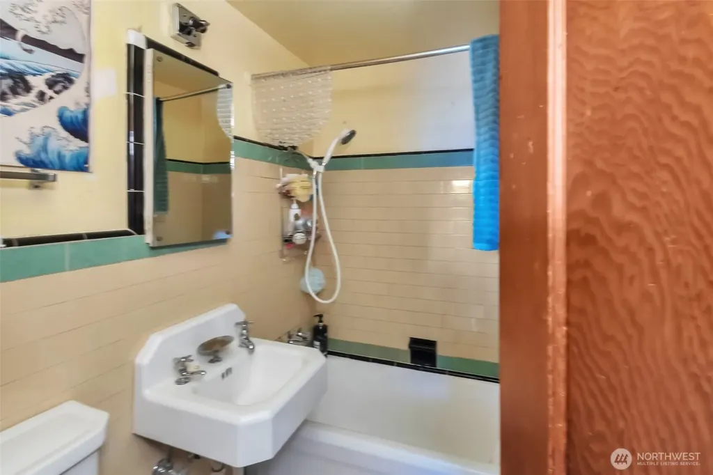 801 Veneta Avenue Bremerton WA 98337
