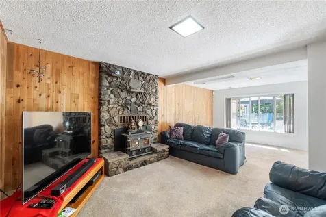 4803 Military Road E Tacoma WA 98446
