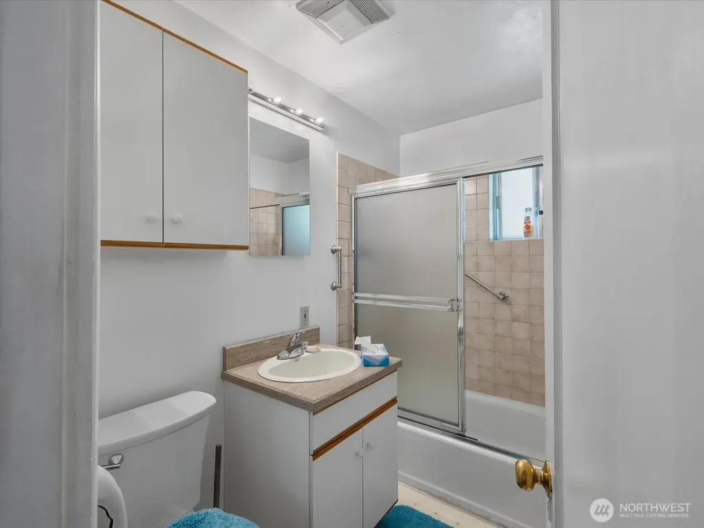 15031 78th Ave NE Kenmore WA 98028