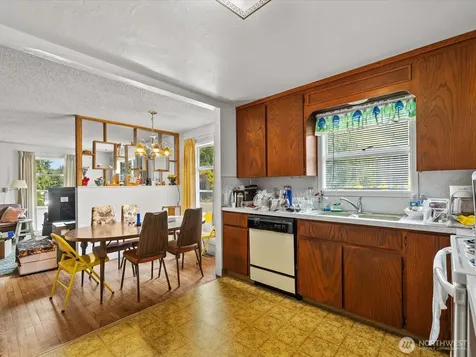 15031 78th Ave NE Kenmore WA 98028