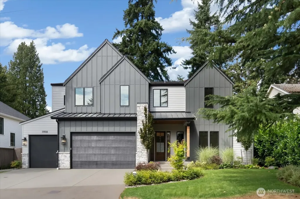 10924 SE 24th Place Bellevue WA 98004