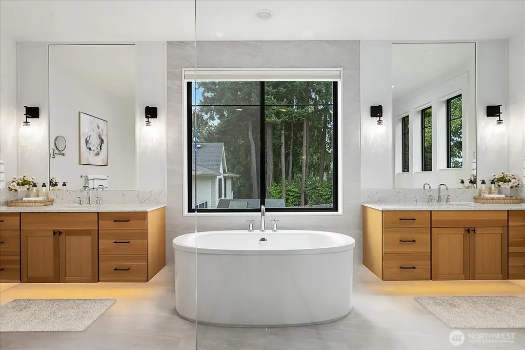 10924 SE 24th Place Bellevue WA 98004