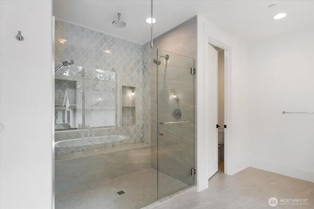 10924 SE 24th Place Bellevue WA 98004