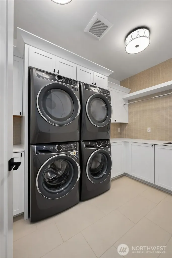 10924 SE 24th Place Bellevue WA 98004