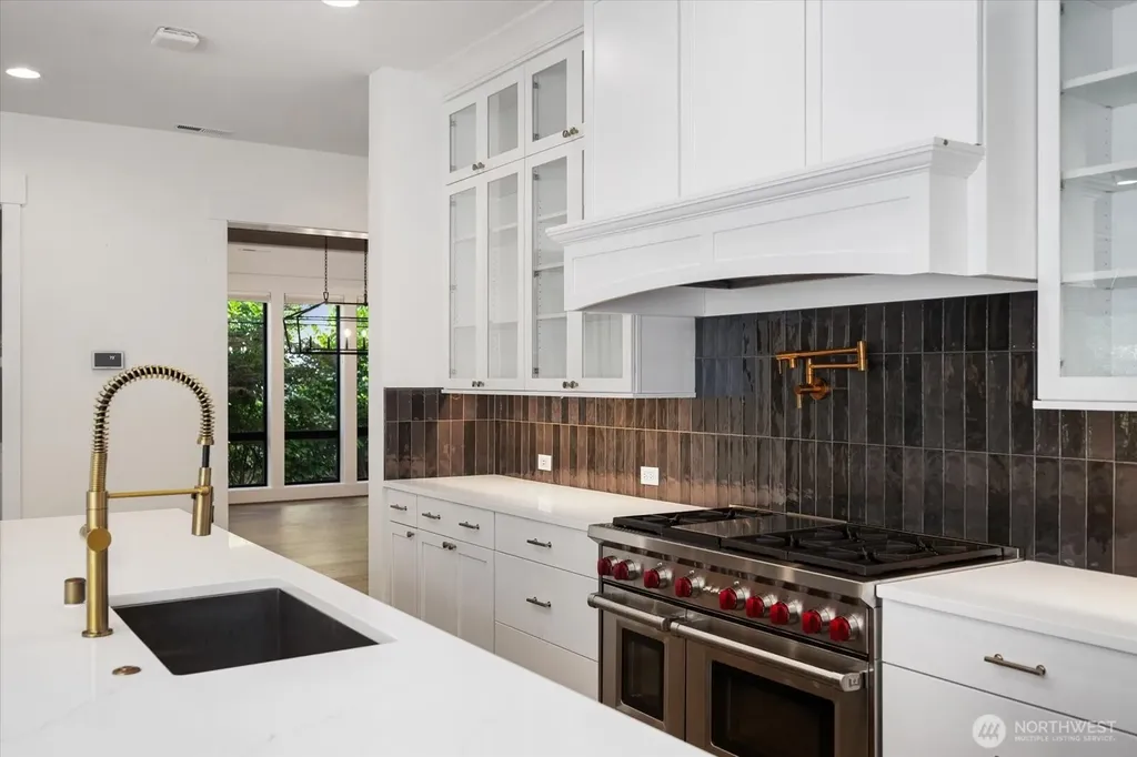 10924 SE 24th Place Bellevue WA 98004