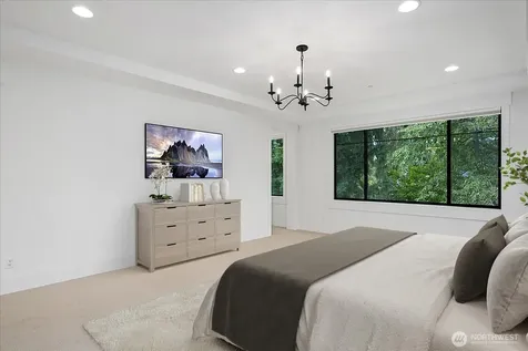 10924 SE 24th Place Bellevue WA 98004