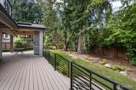 10924 SE 24th Place Bellevue WA 98004
