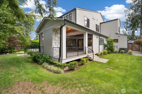 10924 SE 24th Place Bellevue WA 98004