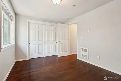 6562 5th Avenue NE Seattle WA 98115