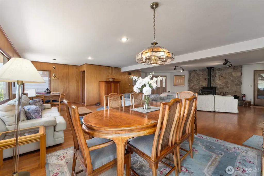 15082 South Lakeshore Road Chelan WA 98816