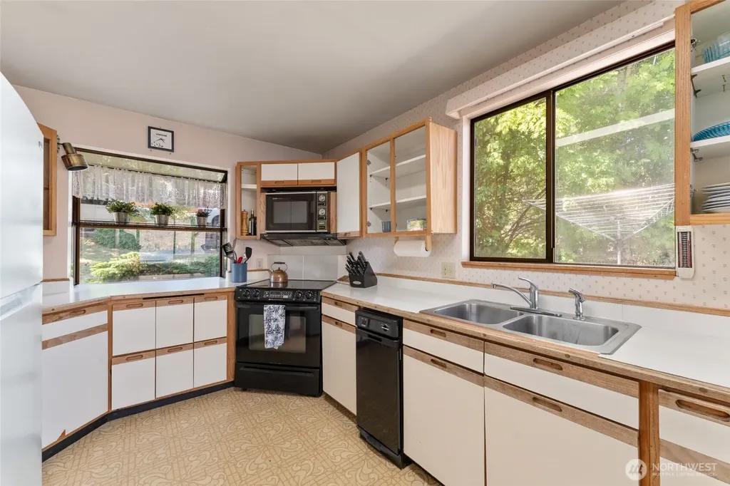 15082 South Lakeshore Road Chelan WA 98816