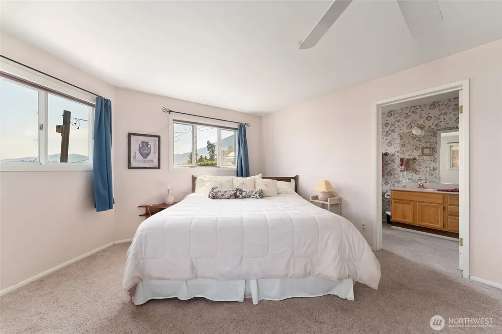 15082 South Lakeshore Road Chelan WA 98816