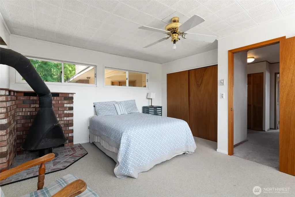 15082 South Lakeshore Road Chelan WA 98816