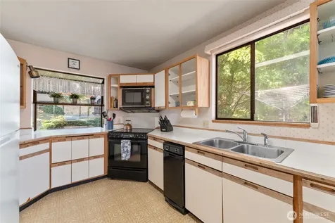 15082 South Lakeshore Road Chelan WA 98816