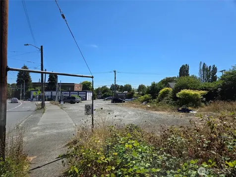 6211 Rainier Avenue S Seattle WA 98118