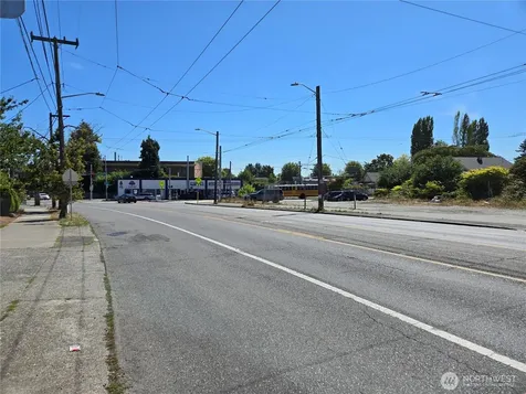 6211 Rainier Avenue S Seattle WA 98118