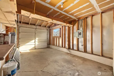 917 N 100th Street Seattle WA 98133