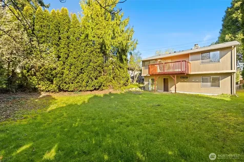 917 N 100th Street Seattle WA 98133