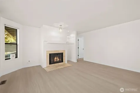 917 N 100th Street Seattle WA 98133