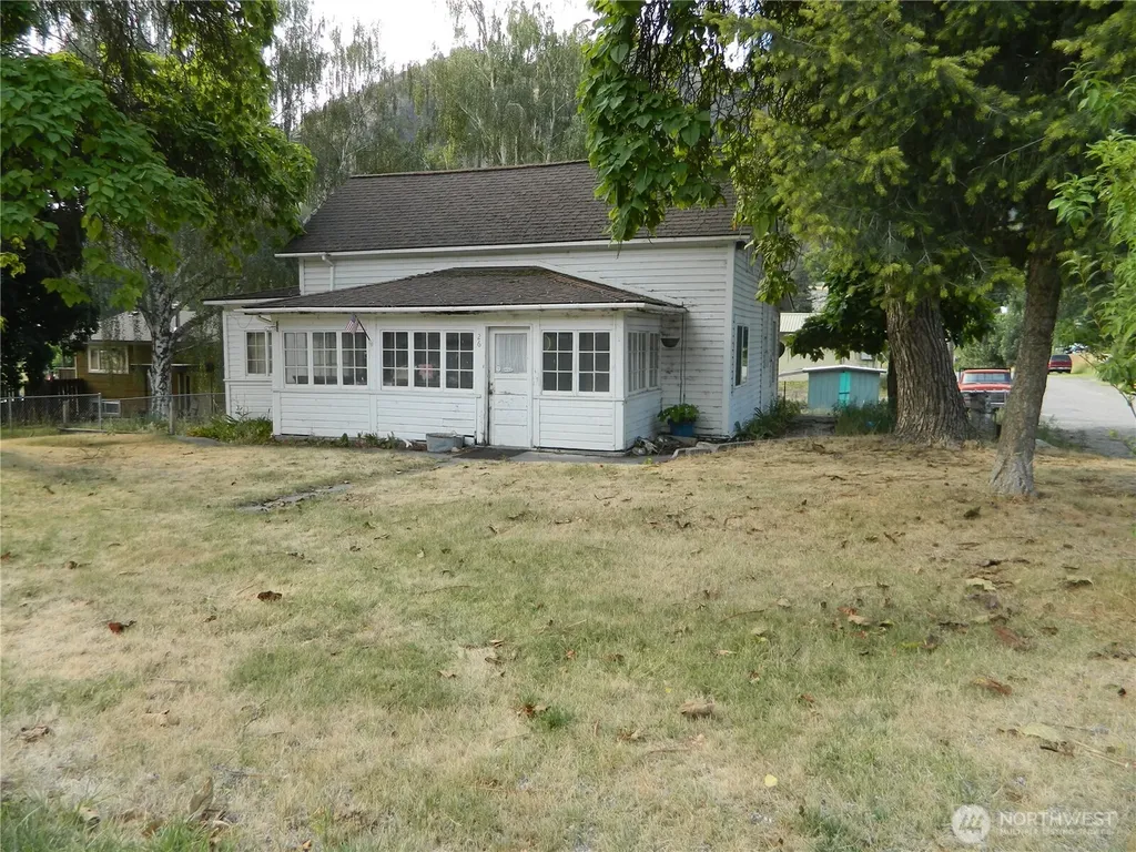 26 Palmer Avenue Loomis WA 98827
