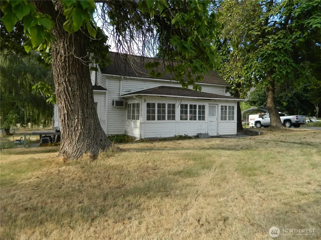 26 Palmer Avenue Loomis WA 98827