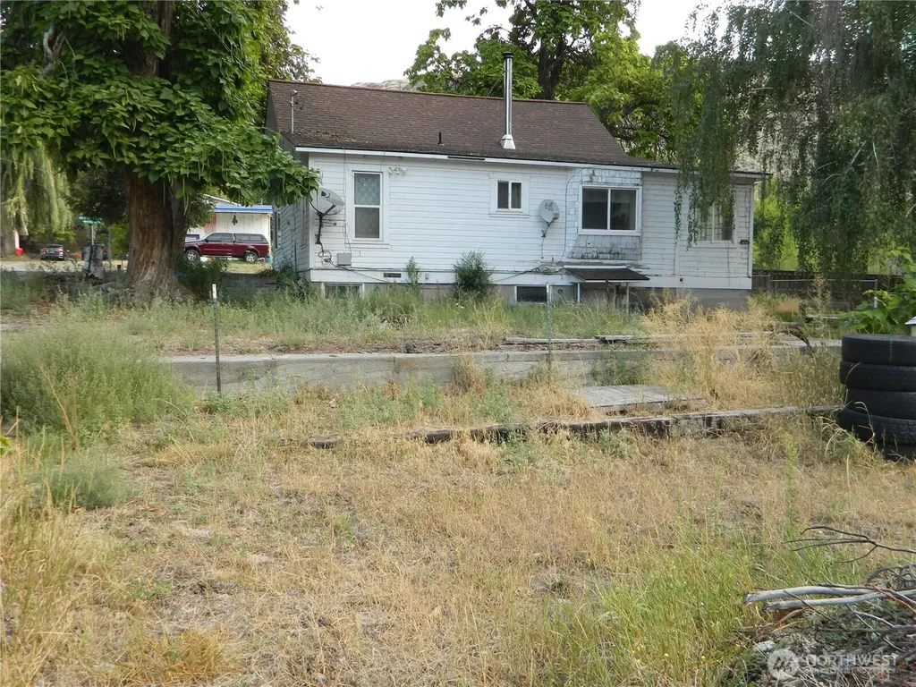 26 Palmer Avenue Loomis WA 98827