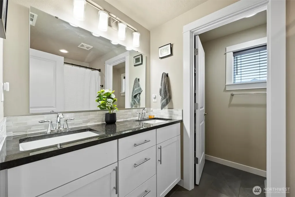 4019 Queen Street West Richland WA 99353
